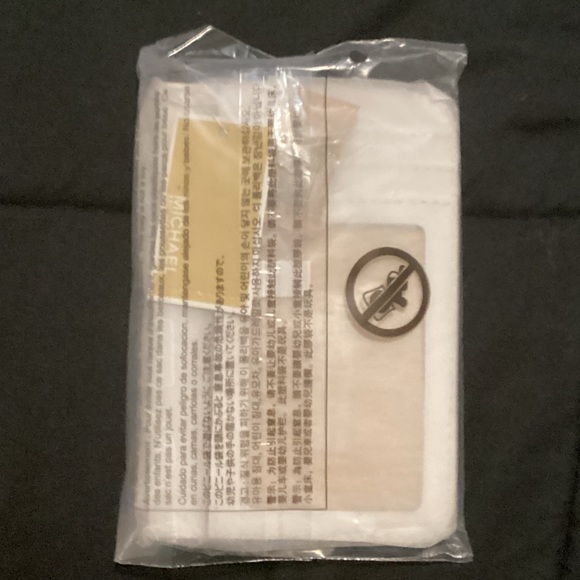 Michael Kors Jet Set Travel Small Top Zip Coin Pouch with ID Holder - Picture 11 of 11